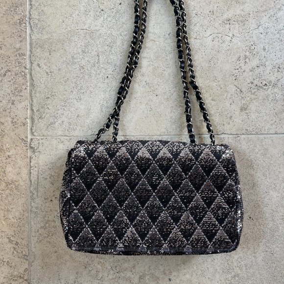 Chanel Large Sequins Flap Purse with chain strap - Picture 5 of 8